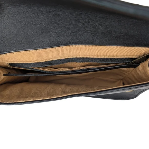 Mandrn Black Leather Belt Bag - Picture 9 of 14